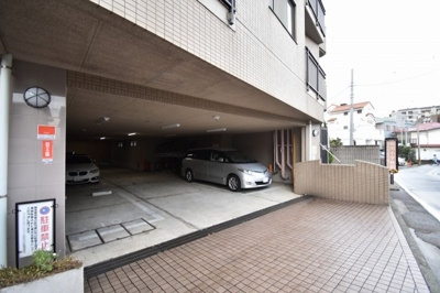 【駐車場】 | ライオンズマンション山手石川町 | 平置き駐車場です。