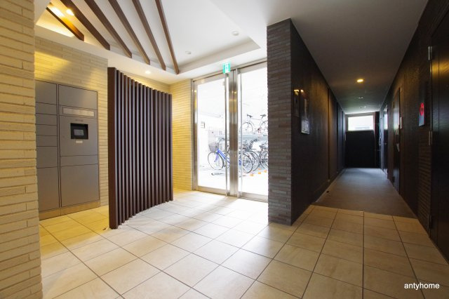 リッジガーデン江坂2（旧サムティガーデン江坂2）　仲介手数料無料のロビー