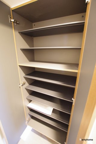 リッジガーデン江坂2（旧サムティガーデン江坂2）　仲介手数料無料の収納