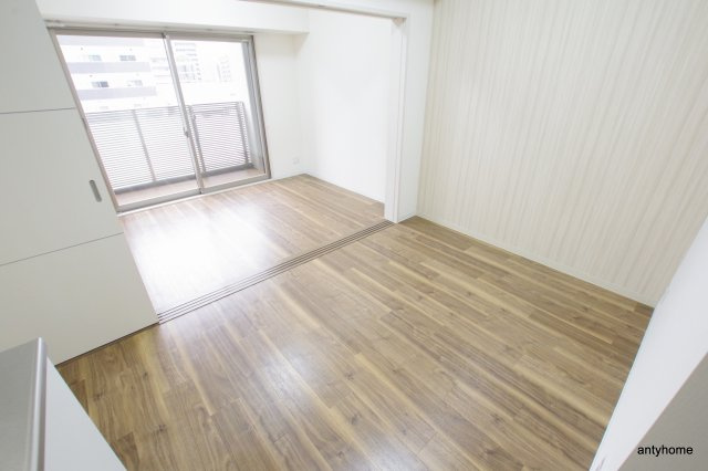 リッジガーデン江坂2（旧サムティガーデン江坂2）　仲介手数料無料の居間・リビング