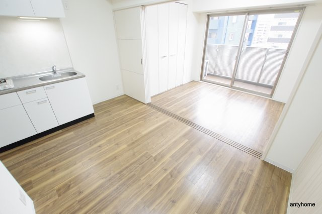 リッジガーデン江坂2（旧サムティガーデン江坂2）　仲介手数料無料の居間・リビング