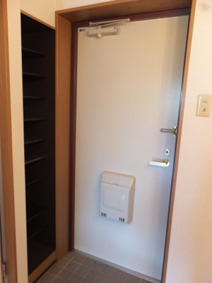 【玄関】 | ロイヤルキャビンゆたか