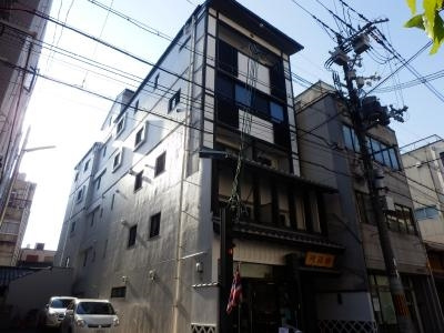 燦祿館の外観