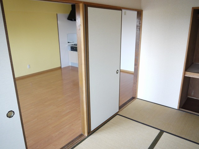 ル・ソレイユ（田井庄町）の和室|畳の上でゆっくりとくつろげる和室です