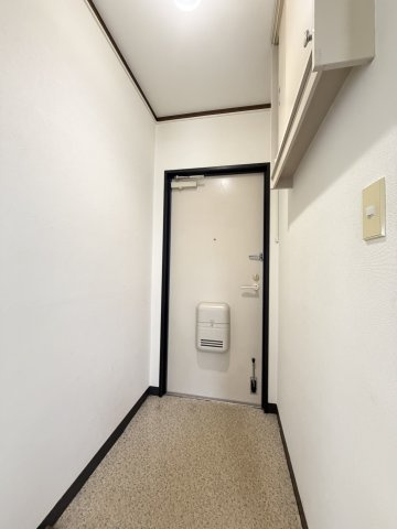 フォレストコート市川の玄関
