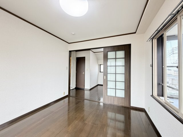 フォレストコート市川の洋室
