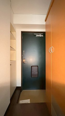 パルハウス丸善の玄関