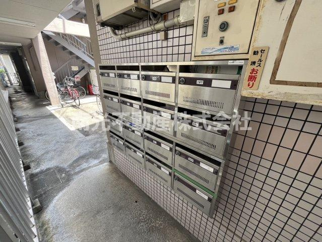 パルハウス丸善のエントランス