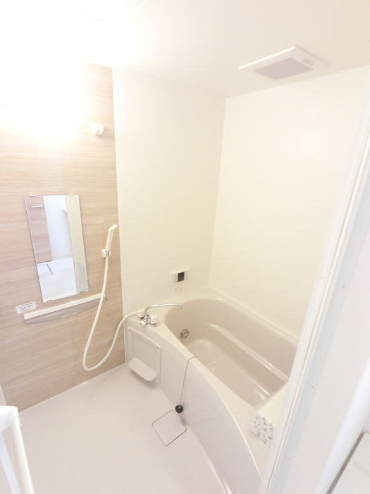 ミルアモールＥの浴室