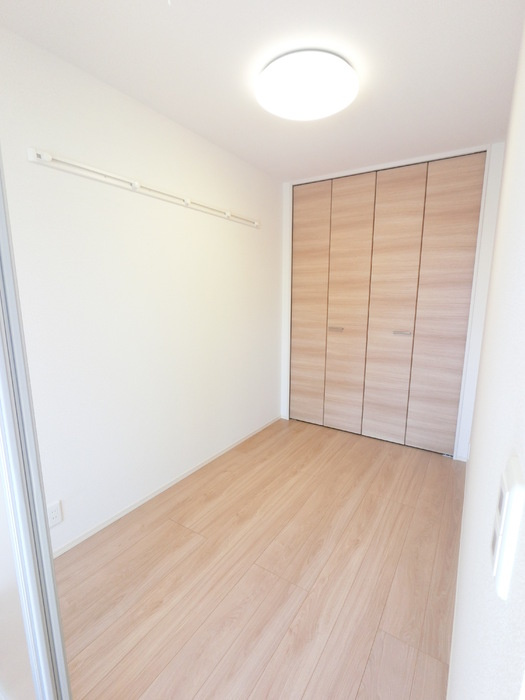 ミルアモールＥの洋室