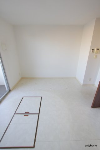 カスターニャ三国本町　仲介手数料無料の洋室