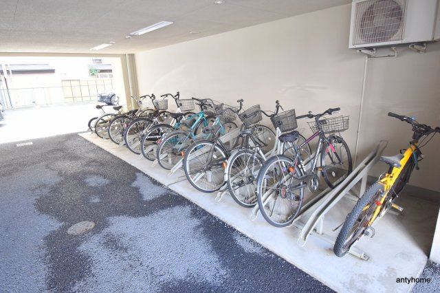 カルム千昇2　仲介手数料無料の駐車場