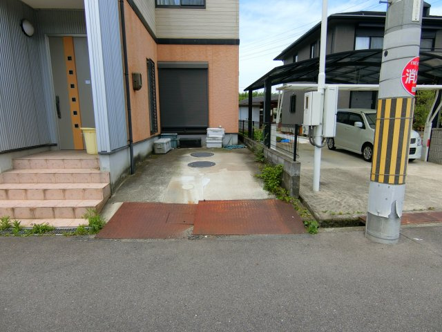 錦織北貸家の駐車場