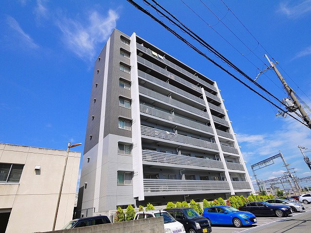 ライフコート西大寺の外観|外観は落ち着いています