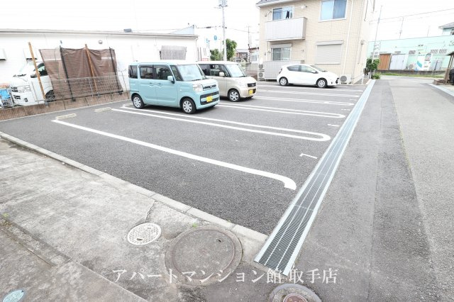 サン星宮の駐車場