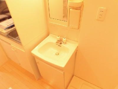 KDXレジデンス西院（ケイディエックスレジデンス西院）の洗面所|独立洗面台
