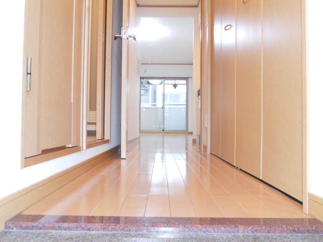 レジーナ錦小路の展望|玄関から