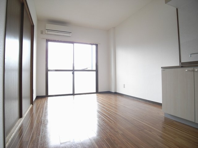 【居間・リビング】 | ロイヤルアパルト阪本