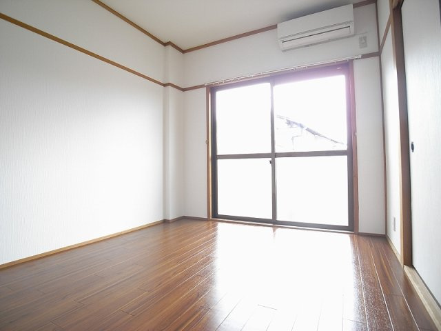 【洋室】 | ロイヤルアパルト阪本