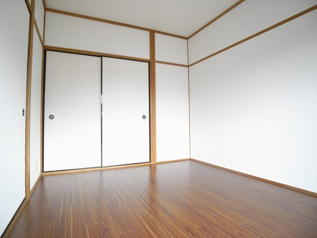 【洋室】 | ロイヤルアパルト阪本