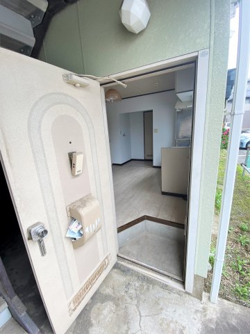 コーポまるもの玄関