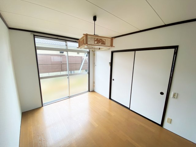コーポまるもの洋室
