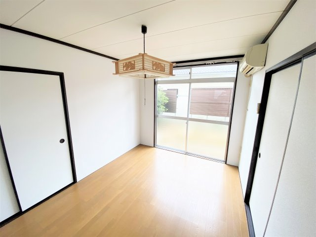 コーポまるもの洋室