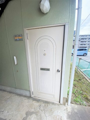 コーポまるもの玄関