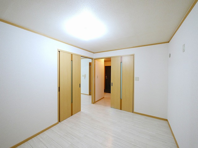 サンガーデン（千代）の洋室|明るい洋室です