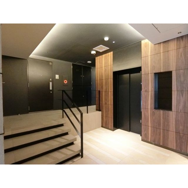 ラグゼナ武蔵新城のエントランス