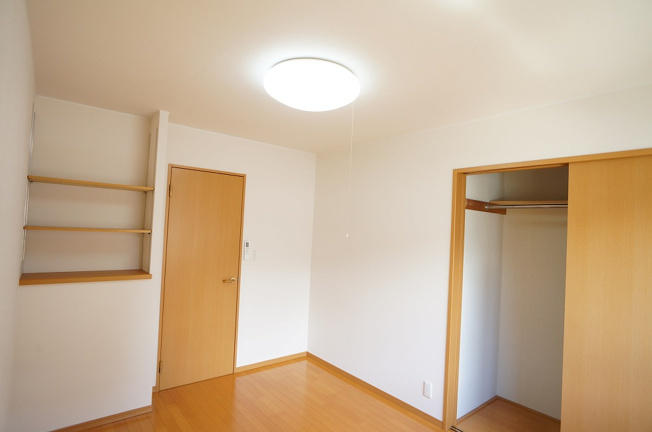 【寝室】 | トワール本町 | 収納たっぷりの寝室