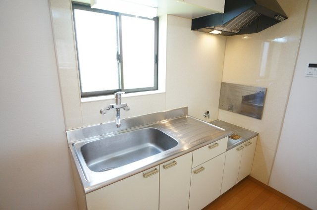 【キッチン】 | トワール本町 | 窓付きで明るいキッチン♪