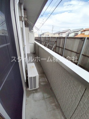 【バルコニー】 | ガーデンアベリア | 暖かな日差しのふりそそぐバルコニー