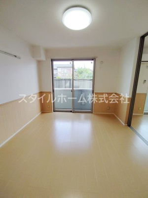 【居間・リビング】 | ガーデンアベリア | ゆったり過ごせるリビングです