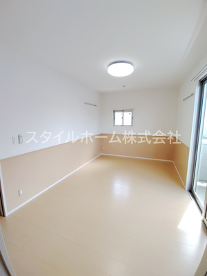 【居間・リビング】 | ガーデンアベリア | 居間です