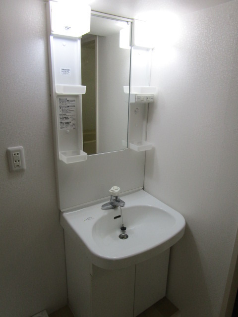 大拓ハイツ7の独立洗面台