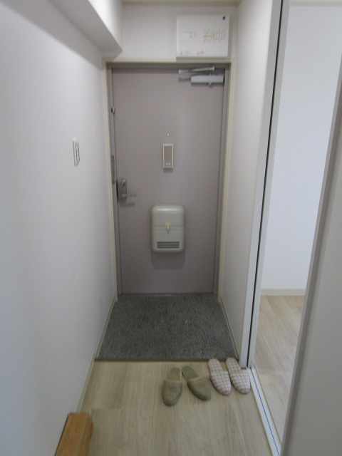 大拓ハイツ7の玄関