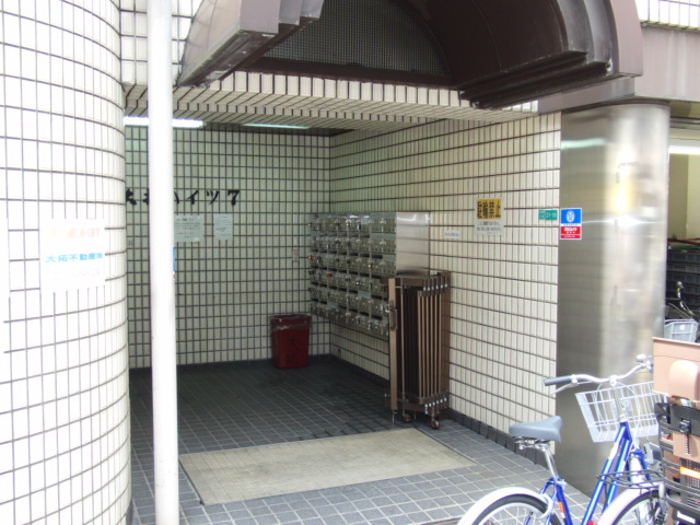 大拓ハイツ7のエントランス