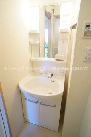 メゾンラフィーネⅢの独立洗面台