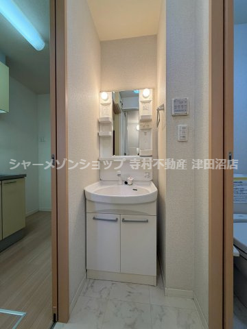 メゾンラフィーネⅢの洗面所|使いやすい洗面所です