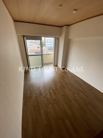 スカイハイム天神橋の居間・リビング