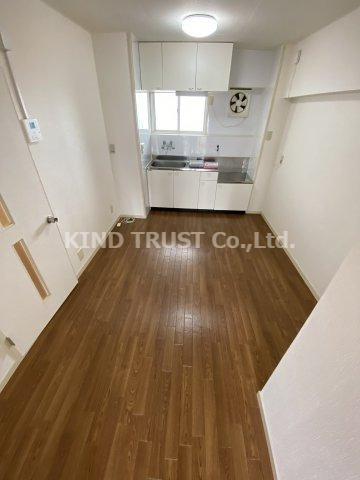 スカイハイム天神橋の居間・リビング