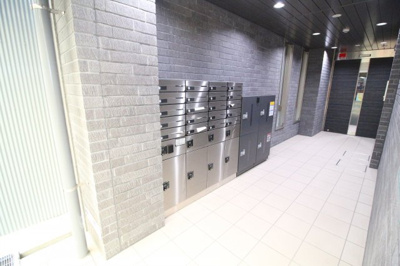 【ロビー】 | サート・サートKK