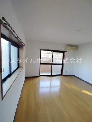 【寝室】 | エスペランスつつじが丘 | 広くて明るい寝室