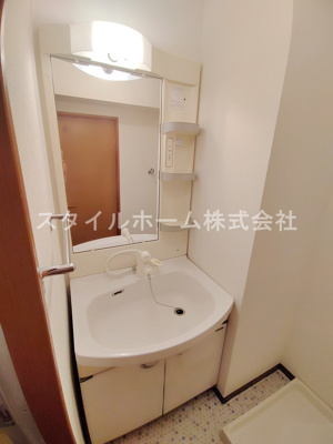 【洗面所】 | エスペランスつつじが丘 | ゆったりとスペースのある洗面所