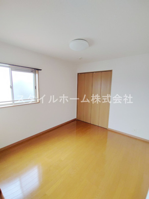 【寝室】 | プリエール | 広くて明るい寝室