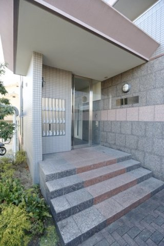 【エントランス】 | クローヴェーサウスタカハマ