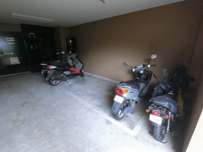 【その他共用部分】 | ライオンズマンション菅田第二 | バイク置場です。