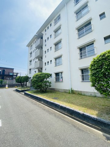 金山団地52棟の外観
