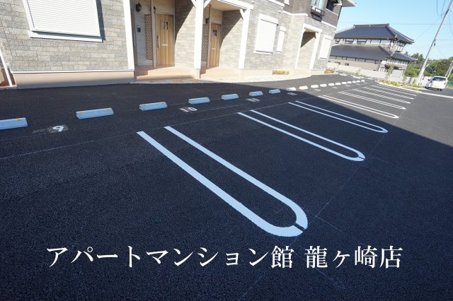ローザ・ヴィレⅡの駐車場